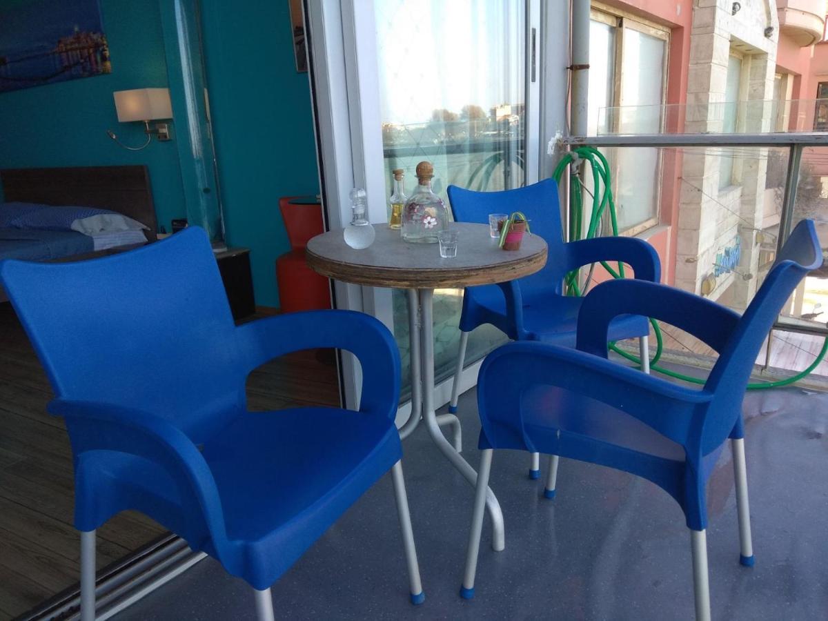 Blue Daire